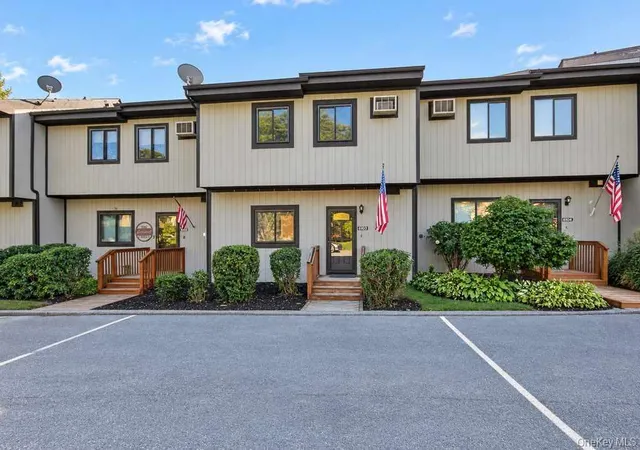 Condo for sale at 6103 Chelsea Cvs N, Beekman, NY 12533 | MLS# 1047628