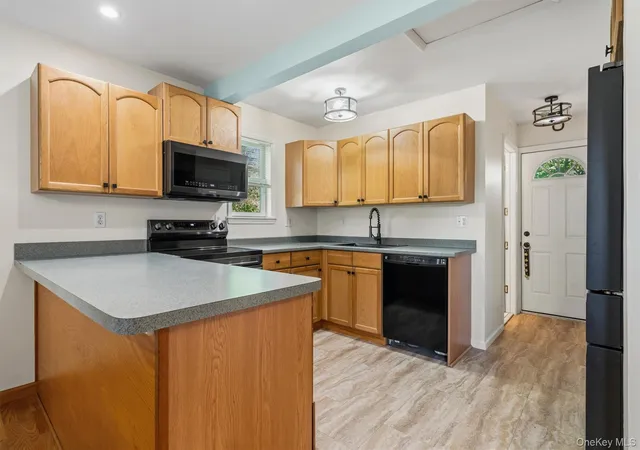 Photo 3 of Single family home for sale at 32 Nightingale Trl W, Mamakating, NY 12790 | MLS# 1047643 | Listing updated on 2026-10-04