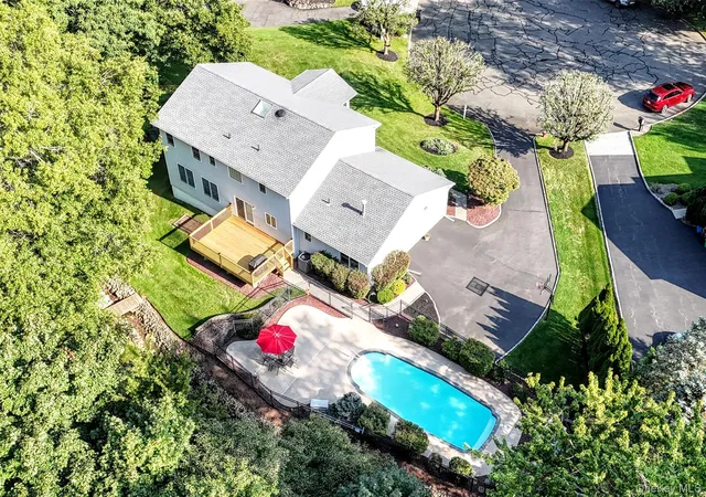 Photo 2 of Single family home for sale at 18 Gleeful Ln, Clarkstown, NY 10989 | MLS# 1047665 | Listing updated on 2026-10-04