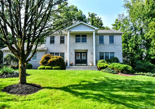 Photo 3 of Single family home for sale at 18 Gleeful Ln, Clarkstown, NY 10989 | MLS# 1047665 | Listing updated on 2026-10-04