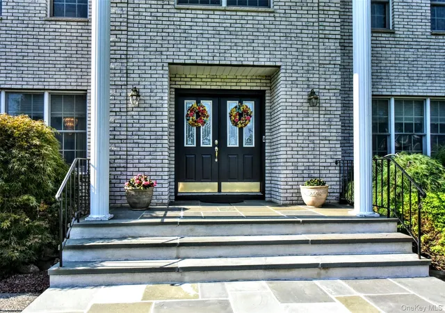 Photo 3 of Single family home for sale at 18 Gleeful Ln, Clarkstown, NY 10989 | MLS# 1047665 | Listing updated on 2026-10-04