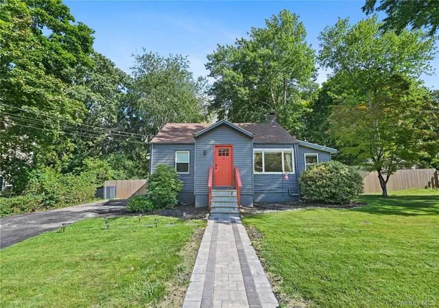 Photo 1 of Single family home for sale at 4 Windsor Rd, Cortlandt, NY 10520 | MLS# 1047678 | Listing updated on 2026-10-03