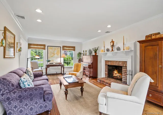 Photo 4 of Sale Pending at 17 Lemark Ct, Brookhaven, NY 11733 | MLS# 1047680 | Listing updated on 2026-09-25