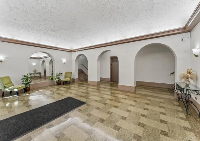 Photo 3 of Condo for sale at 475 Bronx River Rd #3F, Yonkers, NY 10704 | MLS# 1047691 | Listing updated on 2026-10-08