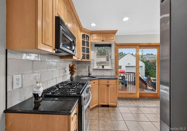 Photo 3 of Single family home for sale at 11 White St, Hempstead, NY 11580 | MLS# 1047761 | Listing updated on 2026-09-16