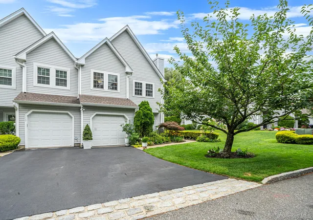 Photo 1 of Sale Pending at 112 Erin Ln, Brookhaven, NY 11733 | MLS# 1047772 | Listing updated on 2026-10-01