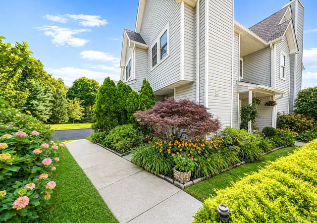 Photo 2 of Sale Pending at 112 Erin Ln, Brookhaven, NY 11733 | MLS# 1047772 | Listing updated on 2026-10-01