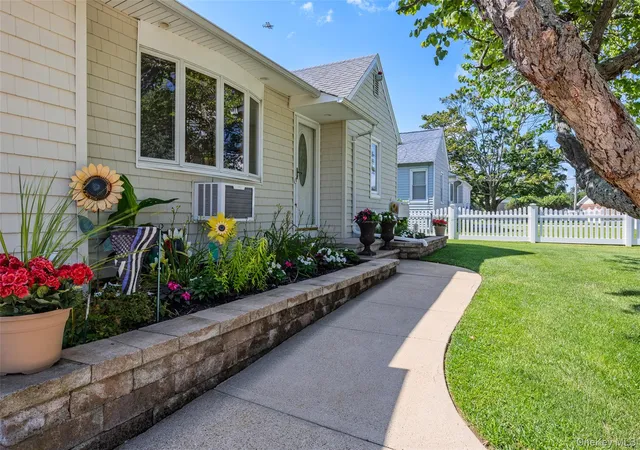 Photo 2 of Single family home for sale at 148 Birs Ave, Babylon, NY 11757 | MLS# 1047788 | Listing updated on 2026-10-04