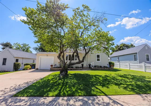 Photo 3 of Single family home for sale at 148 Birs Ave, Babylon, NY 11757 | MLS# 1047788 | Listing updated on 2026-10-04