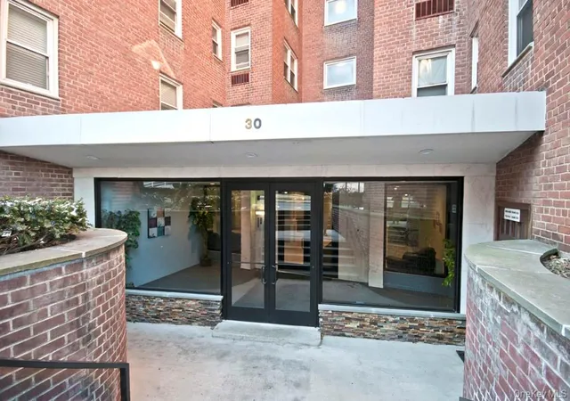 Photo 2 of Condo for sale at 30 E Hartsdale Ave #3E, Greenburgh, NY 10530 | MLS# 1047810 | Listing updated on 2026-10-03