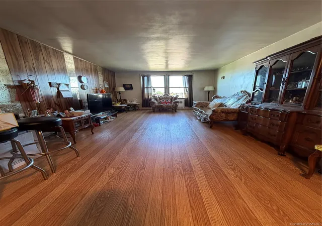 Photo 3 of Condo for sale at 33 04 Junction Blvd #6L, New York, NY 11372 | MLS# 1047815 | Listing updated on 2026-09-09