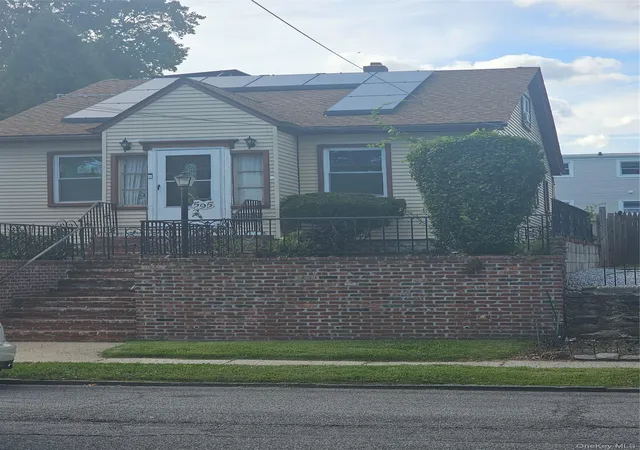 Single family home for sale at 597 Kimball Ave, Yonkers, NY 10704 | MLS# 1047820