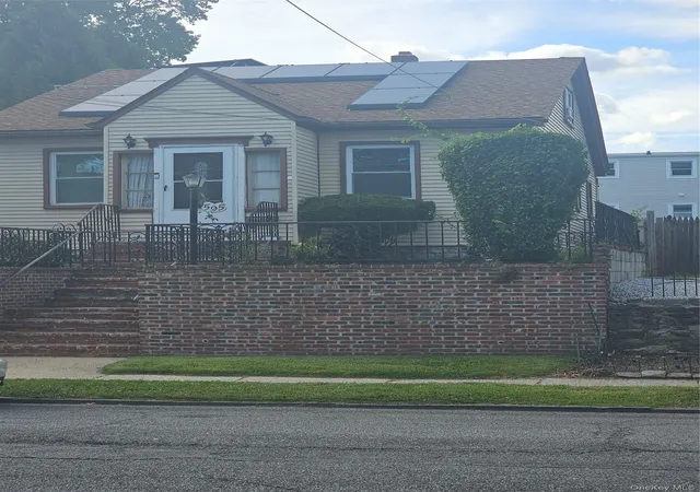 Photo 2 of Single family home for sale at 597 Kimball Ave, Yonkers, NY 10704 | MLS# 1047820 | Listing updated on 2026-09-23