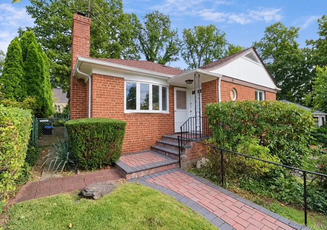 Photo 3 of Single family home for sale at 72 Mohawk Rd, Yonkers, NY 10710 | MLS# 1047826 | Listing updated on 2026-10-24