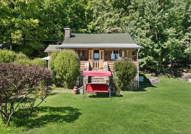 Photo 2 of Single family home for sale at 149 Tanglewylde Rd, Putnam Valley, NY 10537 | MLS# 1047835 | Listing updated on 2026-10-03