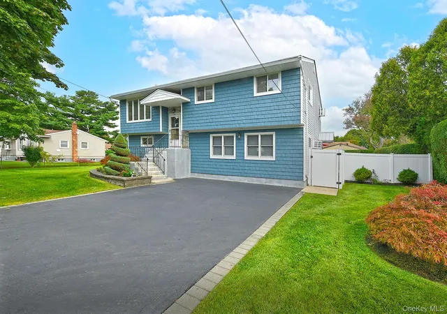 Photo 31 of Sale Pending at 35 Jensen Rd, Islip, NY 11706 | MLS# 1047846 | Listing updated on 2026-10-05