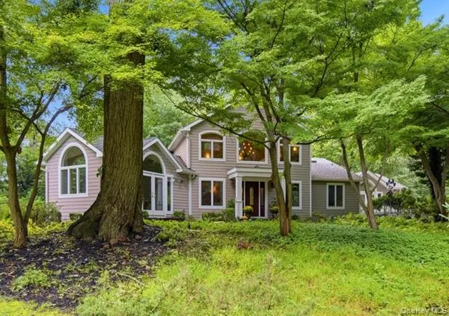 Photo 2 of Single family home for sale at 29 Farm Rd, Smithtown, NY 11780 | MLS# 1047851 | Listing updated on 2026-10-07
