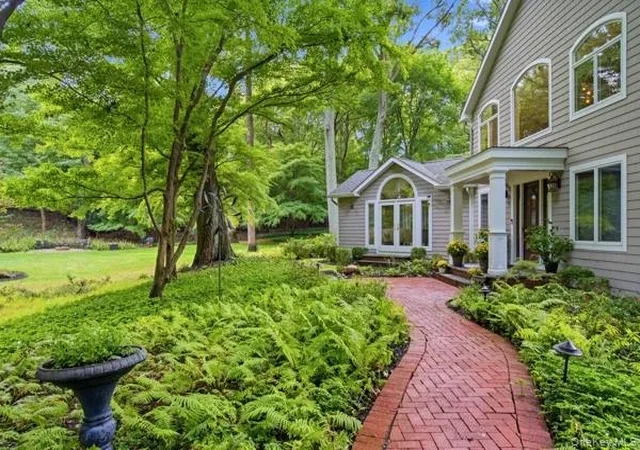 Photo 3 of Single family home for sale at 29 Farm Rd, Smithtown, NY 11780 | MLS# 1047851 | Listing updated on 2026-10-07