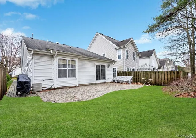 Photo 2 of Single family home for sale at 41 Madison Cir, Brookhaven, NY 11953 | MLS# 1047852 | Listing updated on 2026-10-09