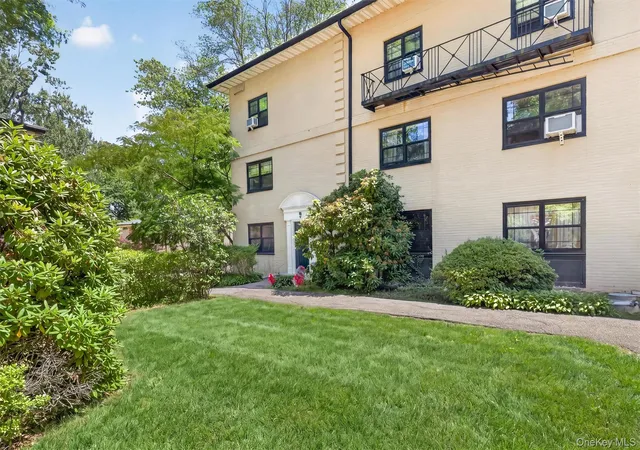 Listing Photo 3 - Condo for sale in building located at 6 Manchester Rd, Eastchester, NY 10709 - Unit #2L