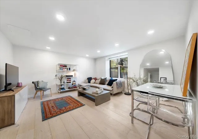 Condo for sale at 30 Windsor Ter #AA1, White Plains, NY 10601 | MLS# 1047864