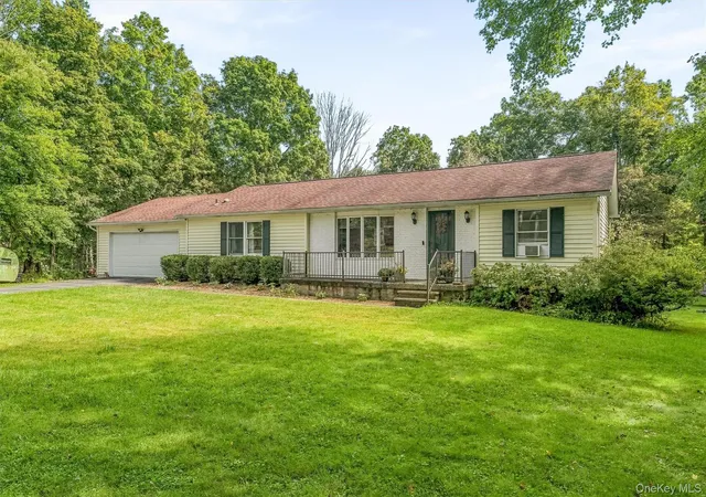 Photo 2 of Single family home for sale at 487 Greenville Turnpike, Middletown, NY 10940 | MLS# 1047868 | Listing updated on 2026-09-22