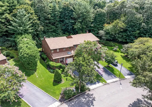 Photo 3 of Single family home for sale at 16 North Rd, Huntington, NY 11768 | MLS# 1047869 | Listing updated on 2026-10-03