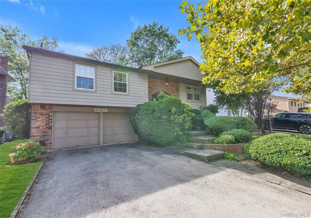Photo 1 of Single family home for sale at 22 Valley Ln W, Valley Stream, NY 11581 | MLS# 1047871 | Listing updated on 2026-10-08