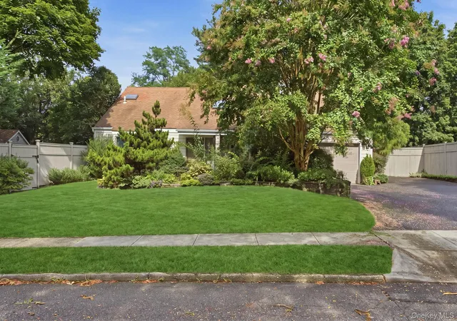Photo 2 of Sale Pending at 5 Highridge Dr, Huntington, NY 11743 | MLS# 1047883 | Listing updated on 2026-09-23