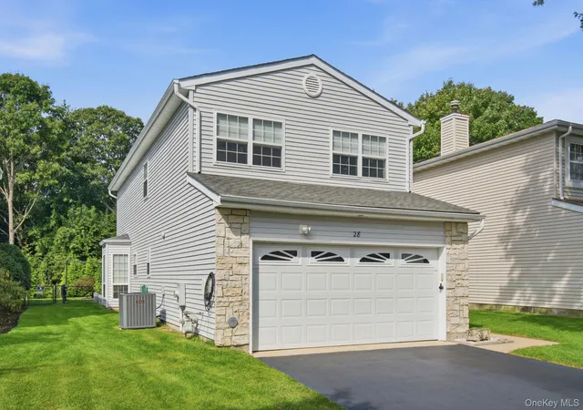 Photo 3 of Sale Pending at 28 Colony Dr, Islip, NY 11741 | MLS# 1047891 | Listing updated on 2026-10-06