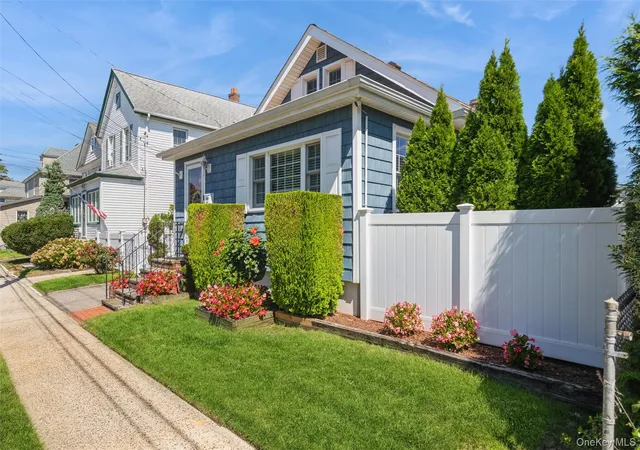 Photo 2 of Single family home for sale at 99 Barwick St, North Hempstead, NY 11001 | MLS# 1047893 | Listing updated on 2026-10-03