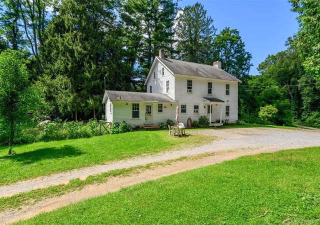 Photo 3 of Single family home for sale at 264 Quaker Hl Rd, Pawling, NY 12564 | MLS# 1047901 | Listing updated on 2026-09-28