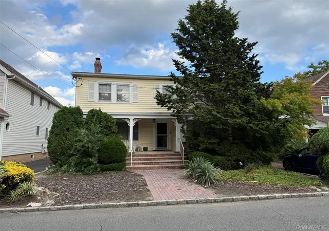 Photo 1 of Single family home for sale at 82 Auerbach Ln, Hempstead, NY 11559 | MLS# 1047904 | Listing updated on 2026-10-08