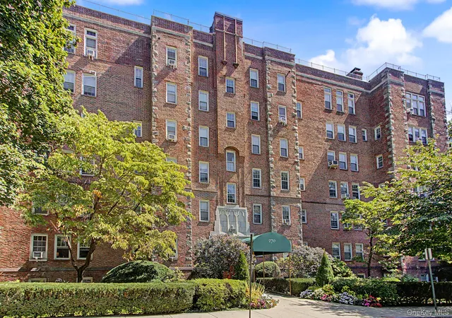 Photo 2 of Condo for sale at 270 Bronxville Rd #B3, Yonkers, NY 10708 | MLS# 1047905 | Listing updated on 2026-09-12