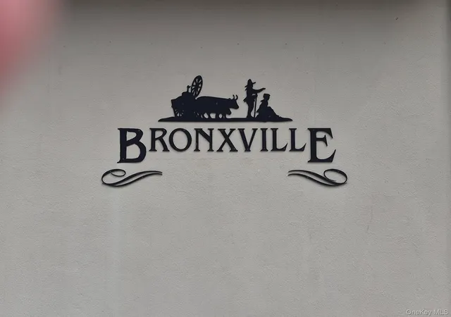 Listing Photo 2 - Condo for sale in building located at 270 Bronxville Rd, Yonkers, NY 10701 - Unit #B3