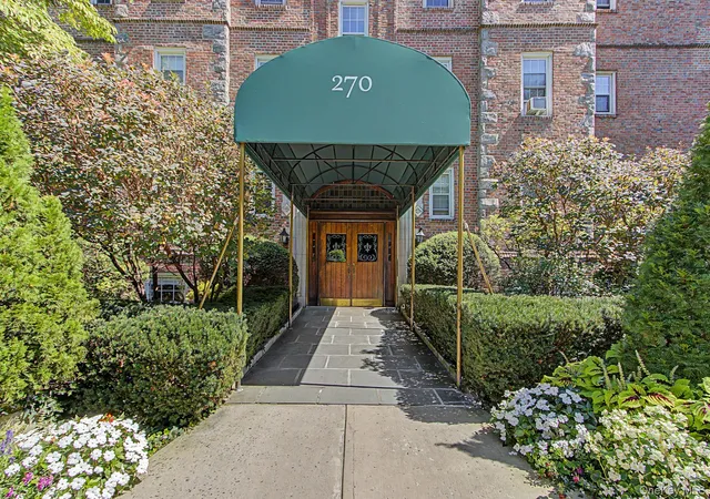 Photo 2 of House for sale at 270 Bronxville Rd #B3, Yonkers, NY 10708 | MLS# 1047905 | Listing updated on 2026-09-12