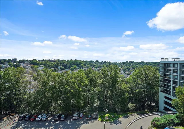 Photo 3 of Condo for sale at 500 High Point Dr #709, Greenburgh, NY 10530 | MLS# 1047920 | Listing updated on 2026-09-17