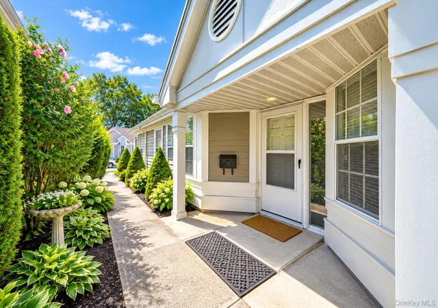 Photo 2 of Condo for sale at 20 Wainscott Ct, Brookhaven, NY 11961 | MLS# 1047923 | Listing updated on 2026-10-04