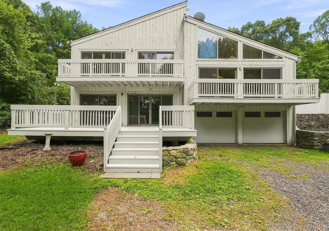 Photo 2 of Single family home for sale at 31 Boswell Rd, Putnam Valley, NY 10579 | MLS# 1047930 | Listing updated on 2026-09-14