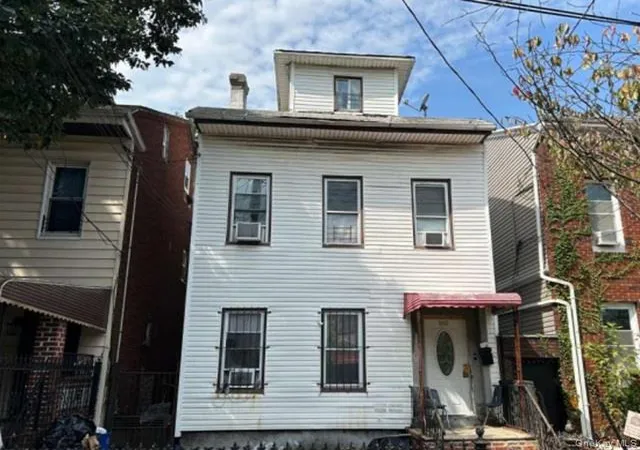 Multi family home for sale at 182 Ashford St, New York, NY 11207 | MLS# 1047943