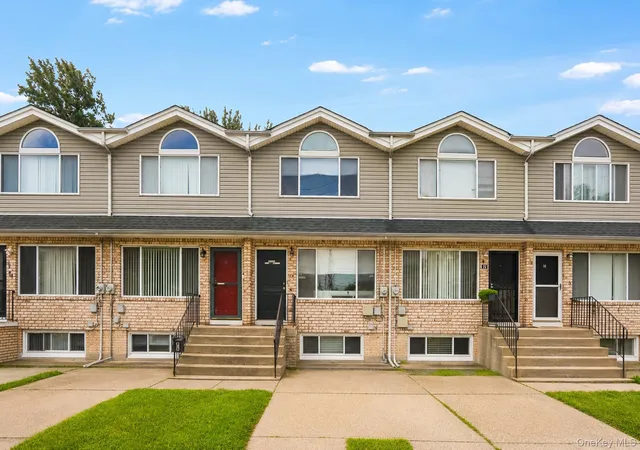 Photo 1 of Single family home for sale at 78 Confederation Pl, New York, NY 10303 | MLS# 1047959 | Listing updated on 2026-09-13