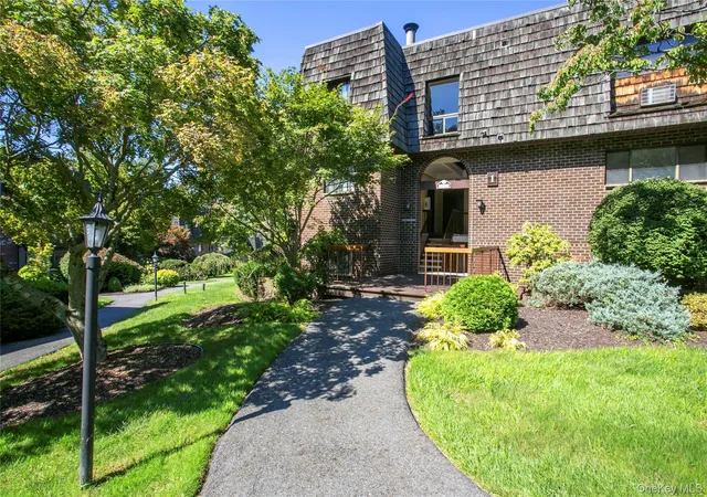 Photo 1 of Condo for sale at 1 Briarcliff Dr S #4, Ossining, NY 10562 | MLS# 1047960 | Listing updated on 2026-10-08