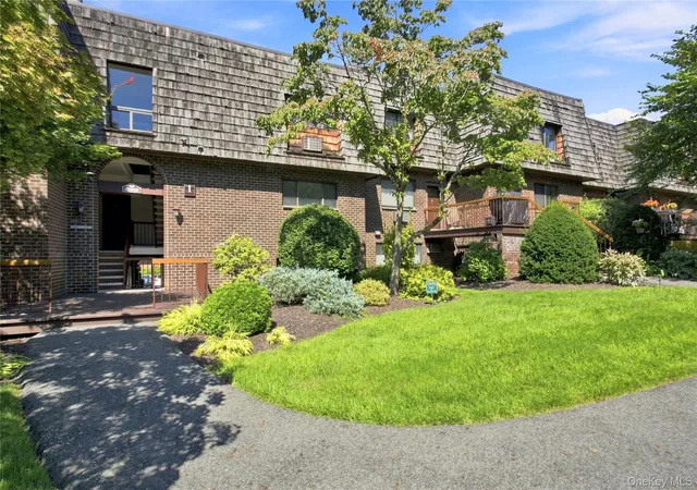 Photo 2 of Condo for sale at 1 Briarcliff Dr S #4, Ossining, NY 10562 | MLS# 1047960 | Listing updated on 2026-10-08