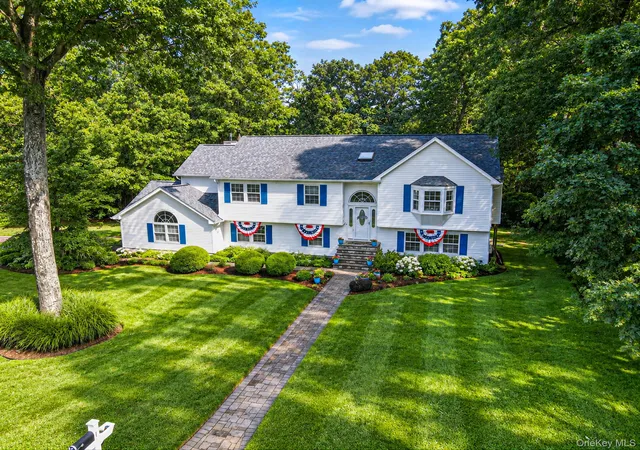 Photo 2 of Single family home for sale at 1 Chen Ct, Brookhaven, NY 11953 | MLS# 1047975 | Listing updated on 2026-09-22