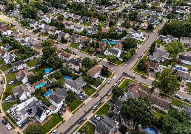 Photo 41 of Sale Pending at 285 N Oak St, Oyster Bay, NY 11758 | MLS# 1047976 | Listing updated on 2026-10-03