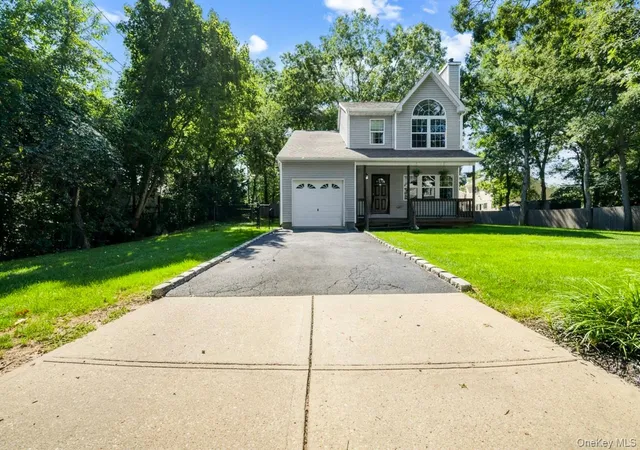 Photo 1 of Single family home for sale at 10 Iowa St, Brookhaven, NY 11727 | MLS# 1047980 | Listing updated on 2026-09-14
