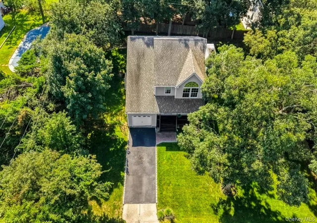 Photo 4 of Single family home for sale at 10 Iowa St, Brookhaven, NY 11727 | MLS# 1047980 | Listing updated on 2026-09-14