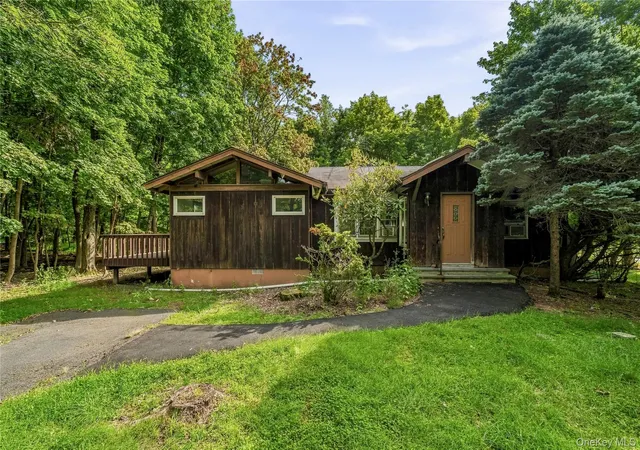Photo 1 of Single family home for sale at 3 Old Pomona Rd, Ramapo, NY 10901 | MLS# 1047984 | Listing updated on 2026-09-23