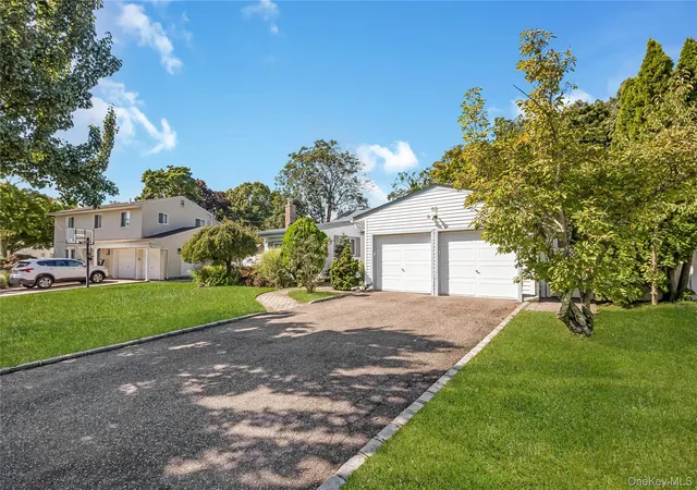 Photo 2 of Single family home for sale at 52 Voorhis Dr, Oyster Bay, NY 11804 | MLS# 1048008 | Listing updated on 2026-09-19