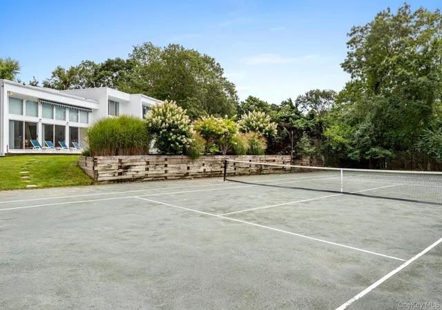 Photo 4 of Single family home for sale at 40 Peacock Path, Southampton, NY 11942 | MLS# 1048017 | Listing updated on 2026-10-06